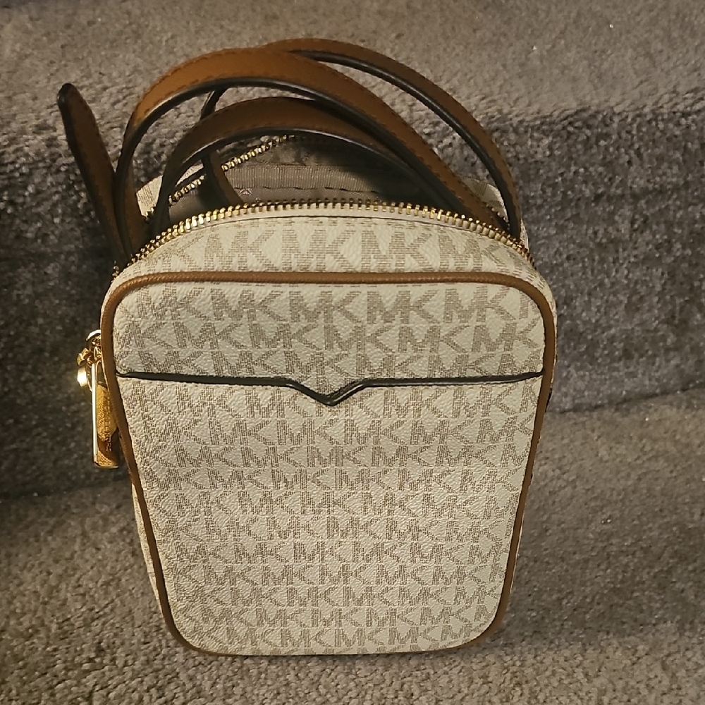 Michael Kors Tan and Cream Mini Bag - Picture 2 of 3